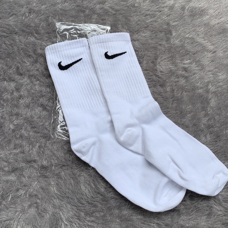 Kaos Kaki Nike Putih panjang sebetis