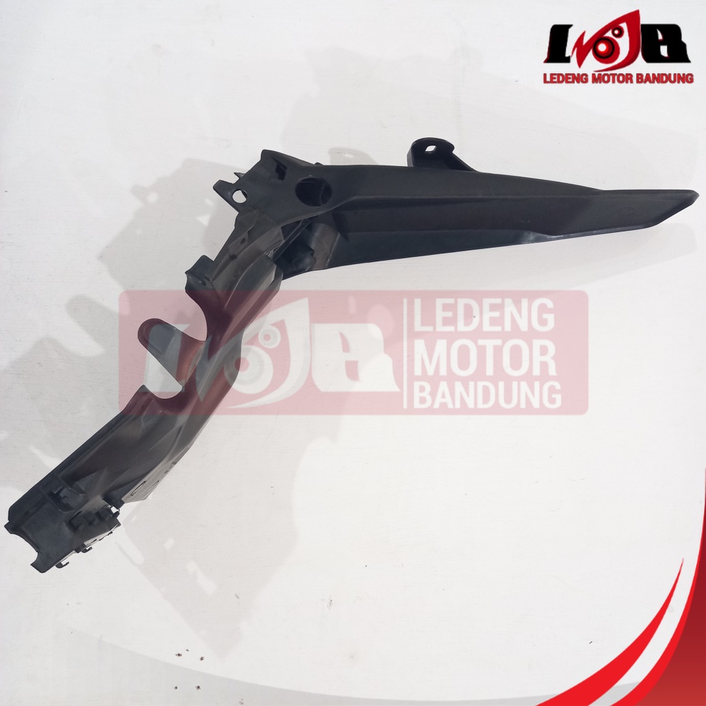 Win Spakbor Belakang Beat FI Hitam Rear Fender Plastik Sepakbor Motor Honda