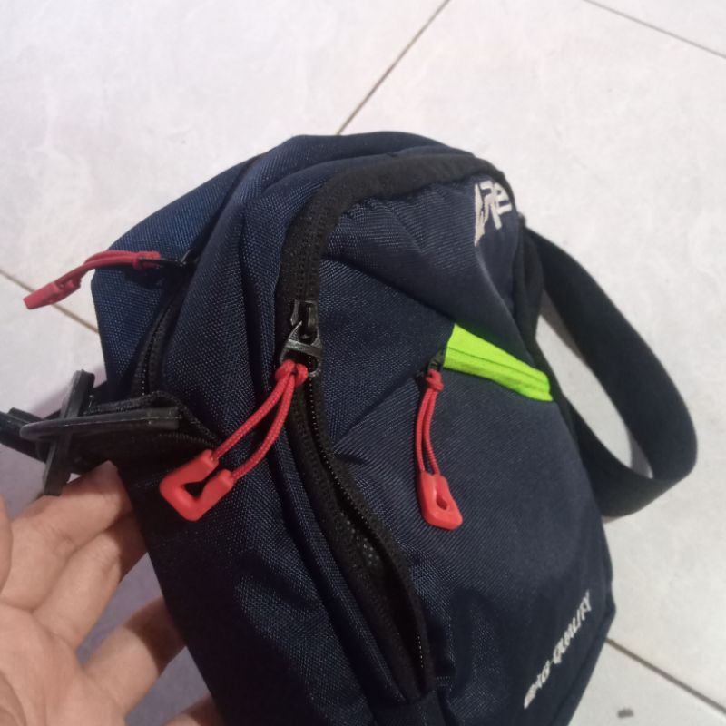 Tas Slempang Pria AREI Warna Navy Selempang Cowok Distro Original