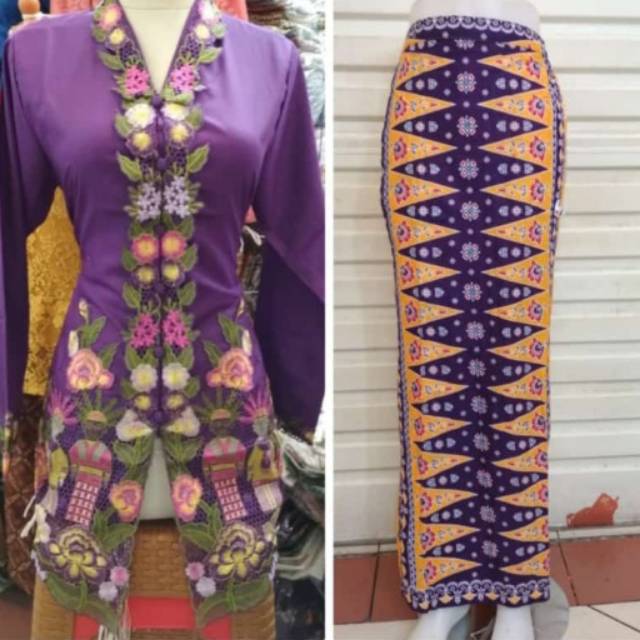 Kebaya encim ondel-ondel