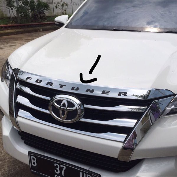 Engine Hood Moulding Fortuner 2016