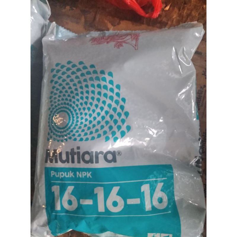 Pupuk NPK Mutiara 16-16-16 1 Kg Kemasan