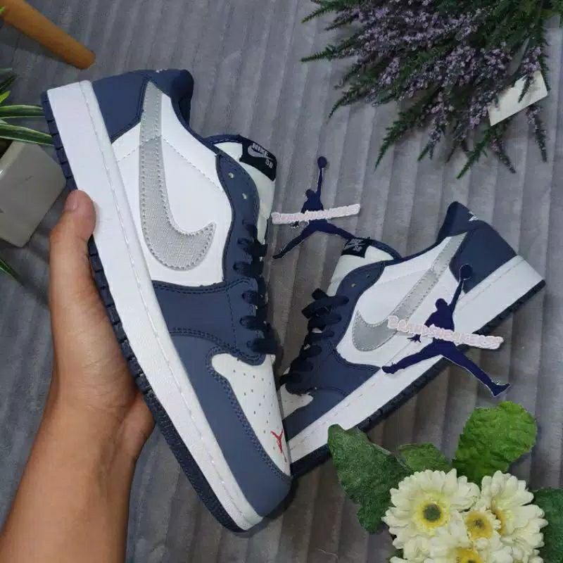 NIKE SB X AIR JORDAN 1 LOW MIDNIGHT NAVY