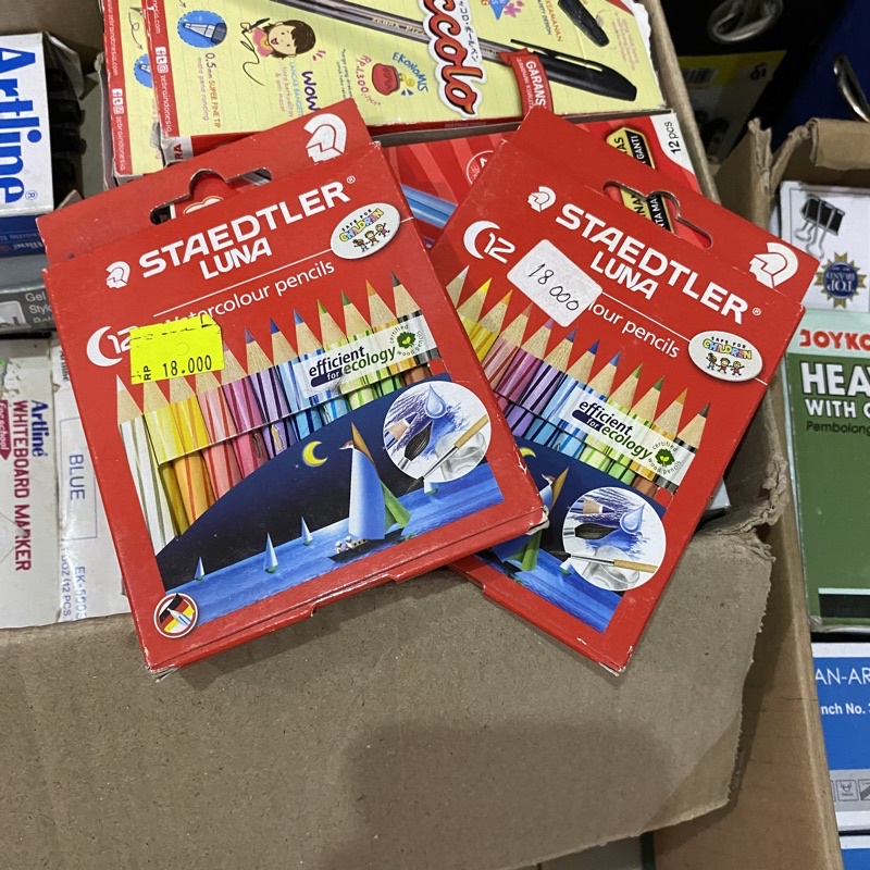 

Pensil Warna Staedtler Luna pendek