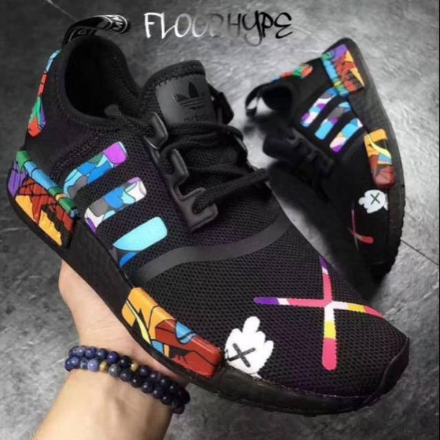 Adidas NMD R1 X KAWS