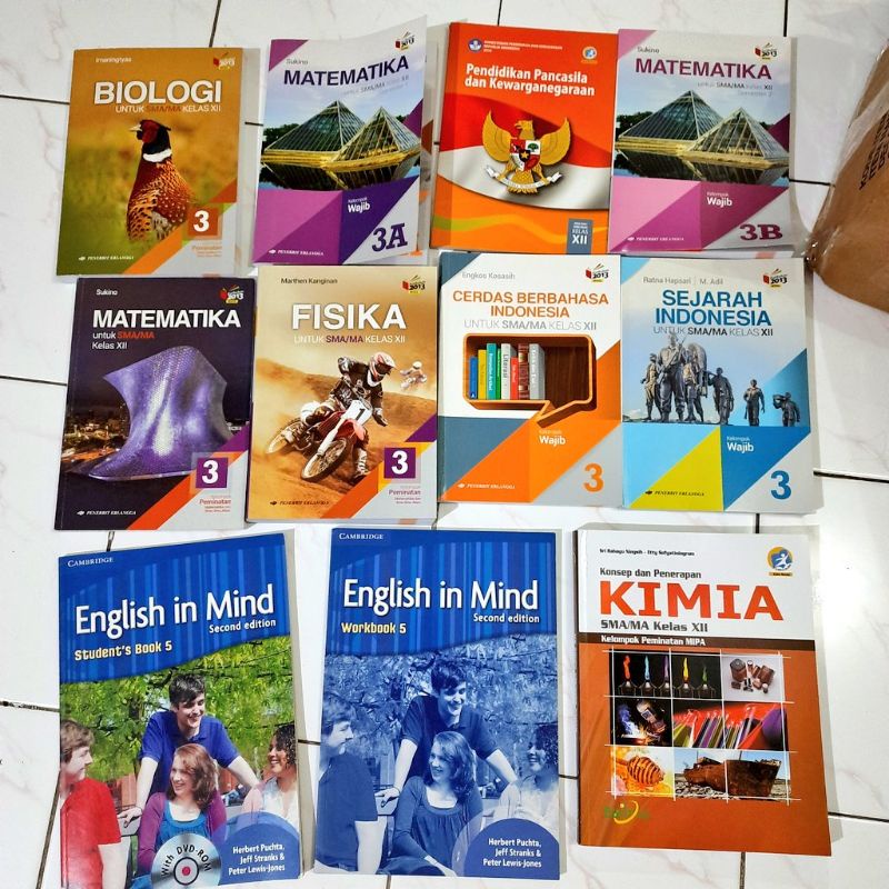 

co buku sekolah dan seragam dari twitter