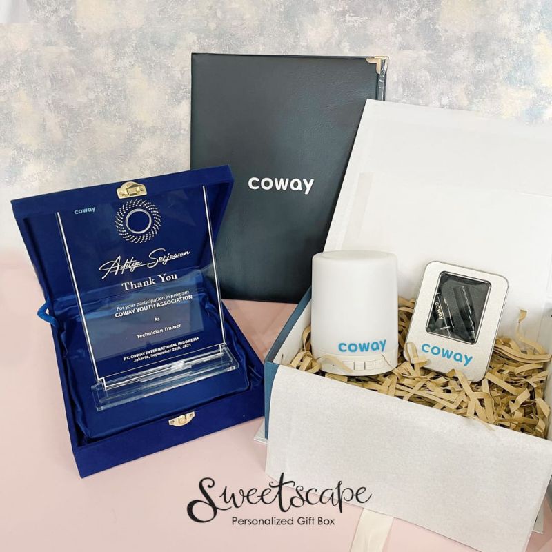

Gift Box Package 239-Paket Hampers 239 - Corporate Anniversary Hampers
