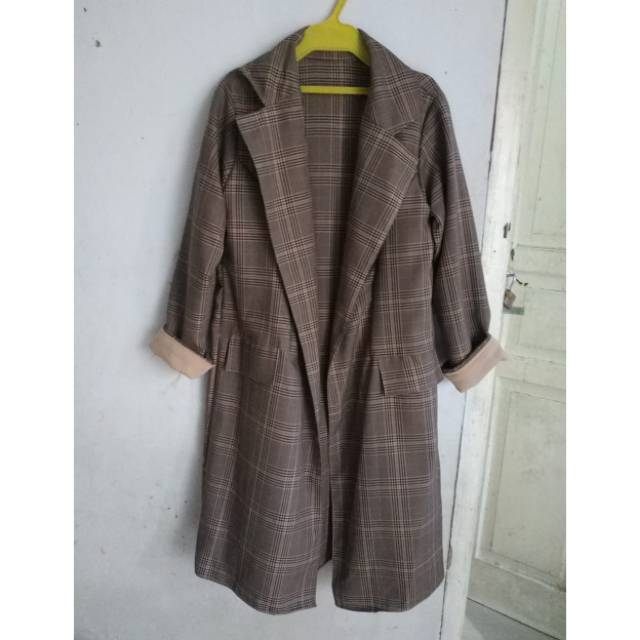 Blazer kotak kotak wanita warna coklat