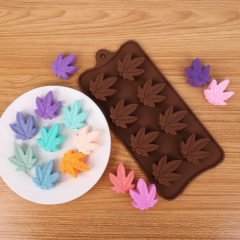 Cetakan Kue / Coklat / Cupcake Bentuk Daun Maple 3D 8 Lubang Bahan Silikon Untuk Alat Dapur