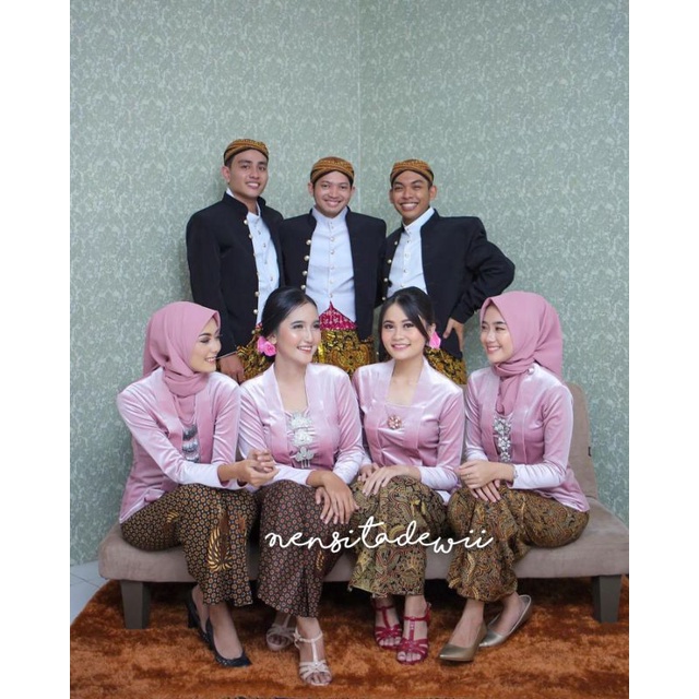 Set Kebaya + Jarik Instan / Model Kutubaru, Nuansa Rosegold