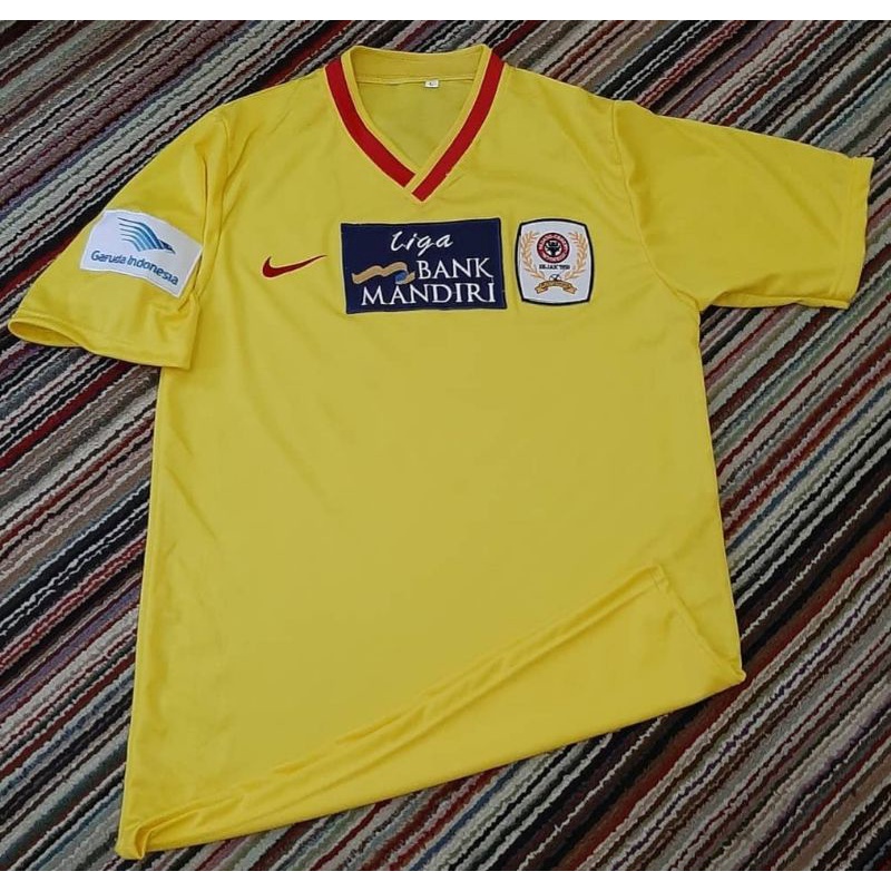 Jersey Retro Semen Padang Away 2001
