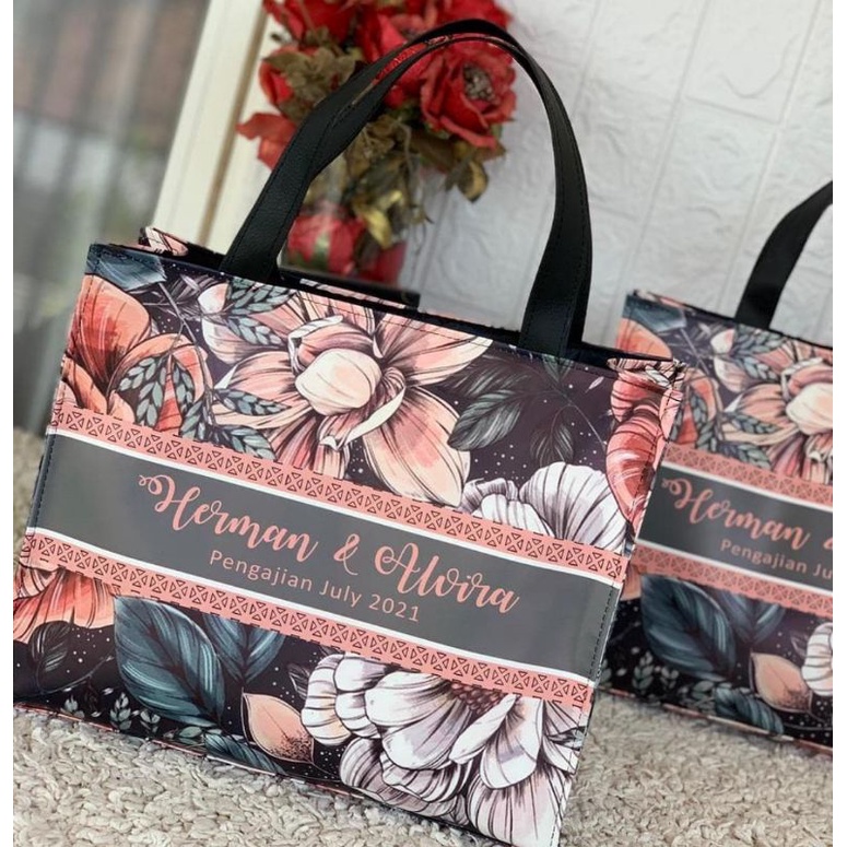 

TAS Tote bag "DEAR BAG" uk M ( 28,5 x 11x23,5 cm),min 2 ls