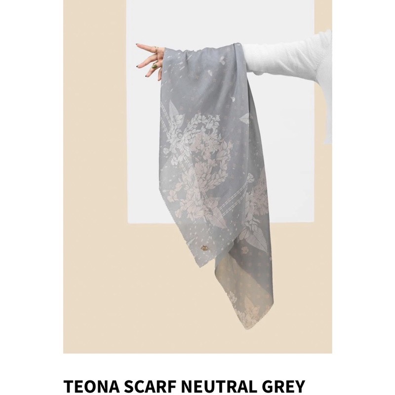 Teona Scarf Local