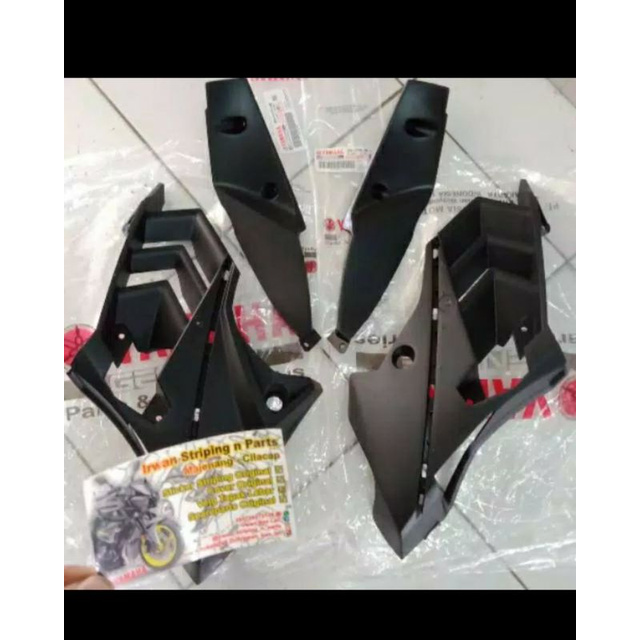 SAMBUNGAN SAYAP BAWAH DAN BREKET SAYAP MX KING 150 ORIGINAL YAMAHA