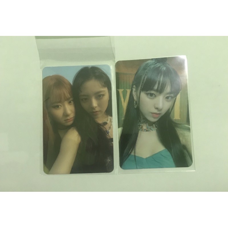 Photocard PC Official Not Shy Benefit Withfans hitam Yuna