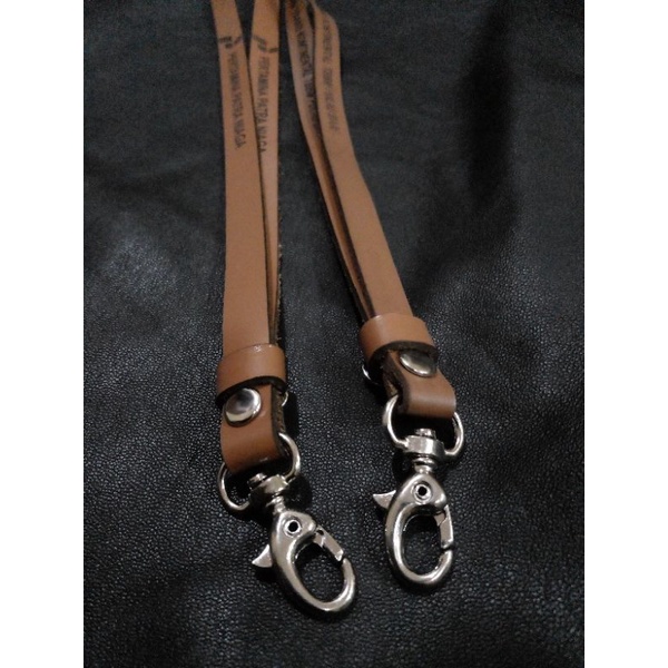 

GANTUNGAN ID CARD KULIT / KALUNG ID CARD KULIT ASLI / TEMPAT ID CARD HOLDER KULIT / KALUNG ID CARD KULIT CUSTOM