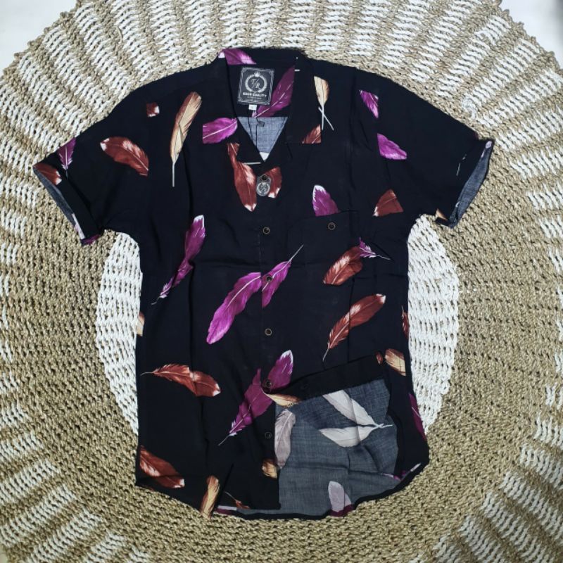 KEMEJA MOTIF BUNGA HEM DISTRO STYLE PRIA