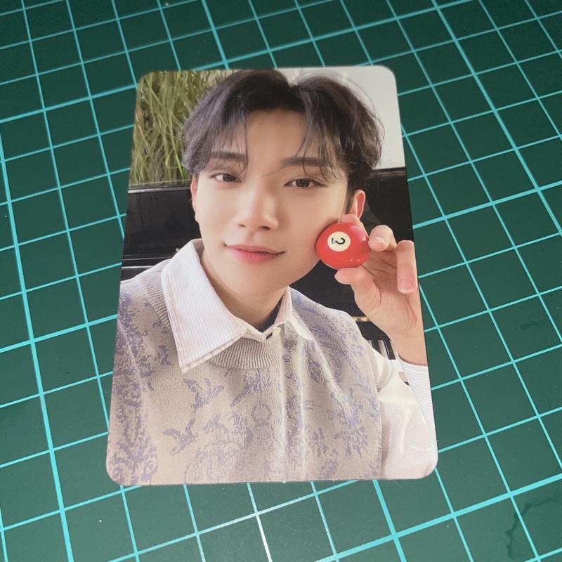 JOSHUA PC BESIDE PHOTOCARD