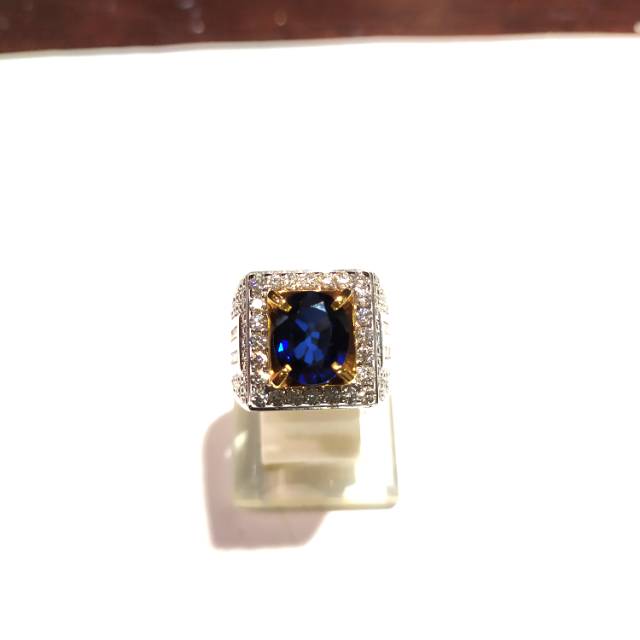 Cincin Pria Blue Sapphire + Diamond Emas Putih 750
