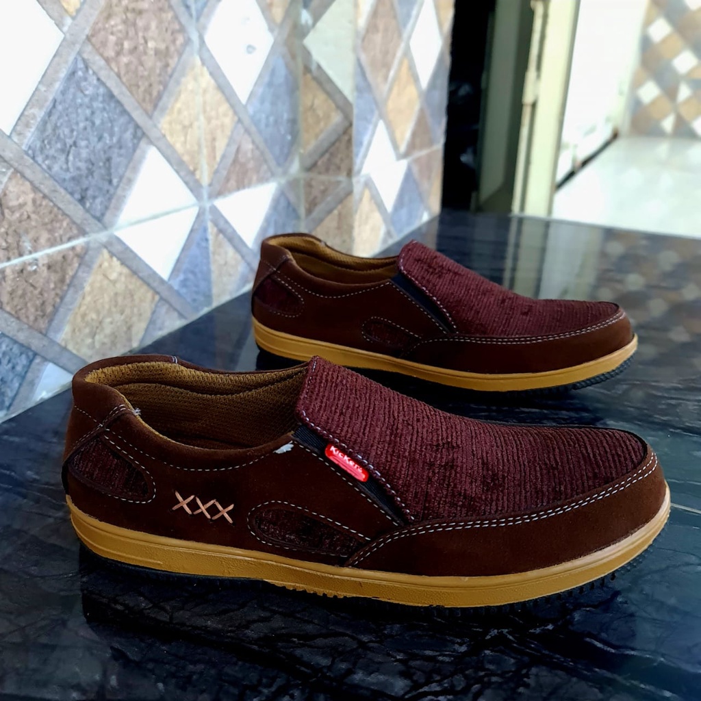 Sepatu Casual CowokModel terbaru Sepatu Slip One dan Sepatu santai kantor JNC SP 02