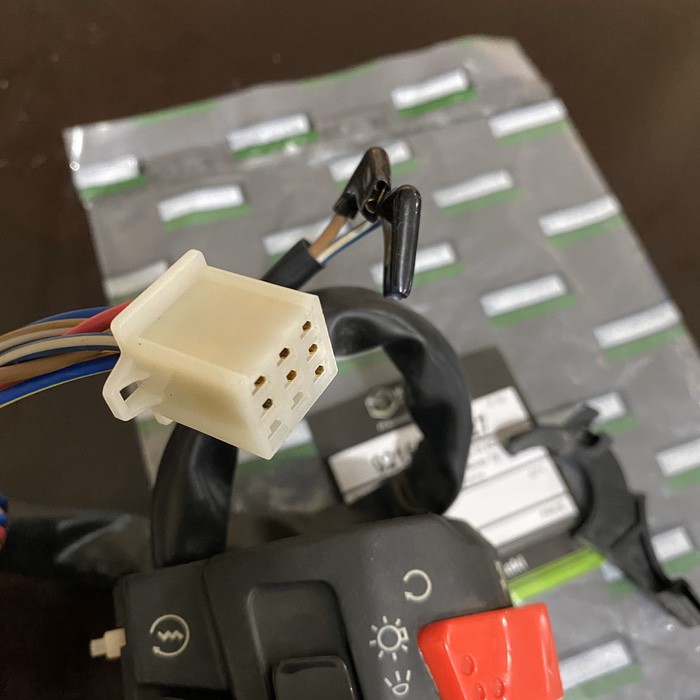 Saklar Kanan Switch Stater Lampu Holder RH Kawasaki KLX 150 D Tracker