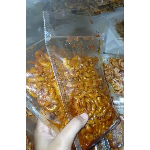 

MAKARONI SAMBAL PEDAS DAUN JERUK 30GR