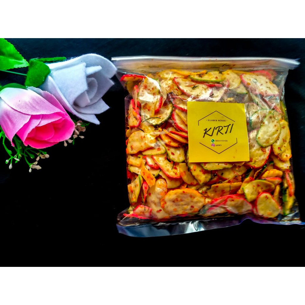 

KRUPUK SEBLAK BANTET 250 GRAM GURIH RENYAH EXTRA PEDAS DAUN JERUK