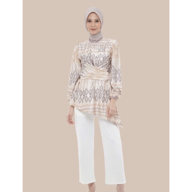 Kanawa Blouse Nude S by wearing klamby