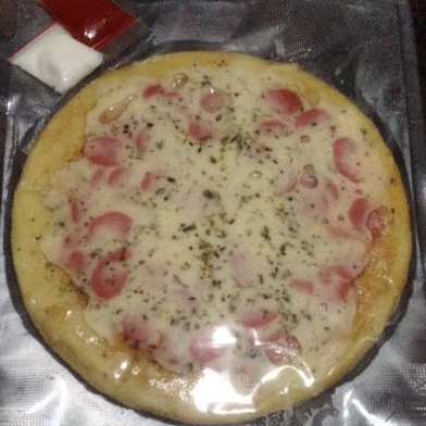 

[Hanya Jatim] Pizza Sossis Extra Mozarella Frozen diameter 22cm