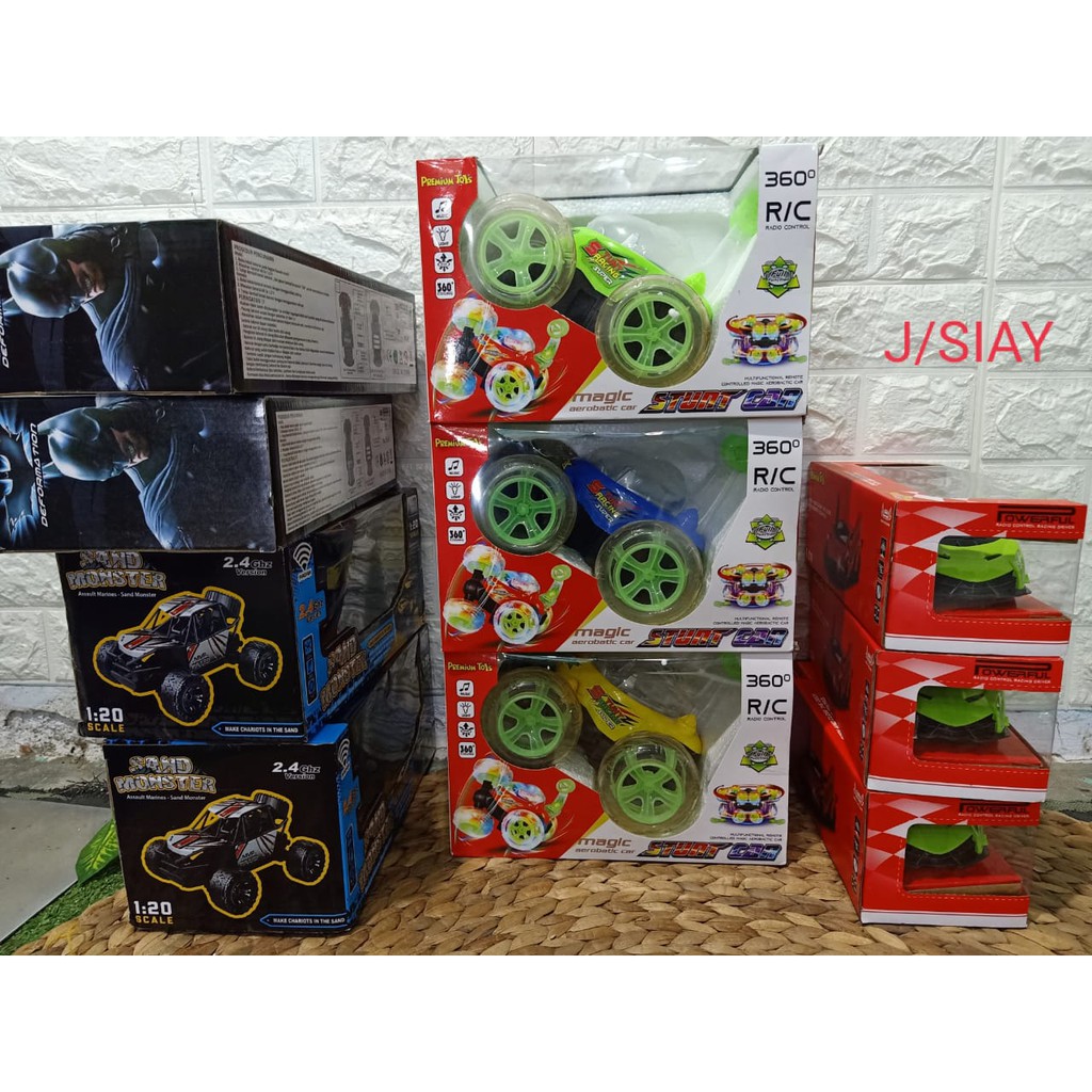 Mainan Mobil Remot Control Bentuk Unik dan Aman/ RC Car Toys