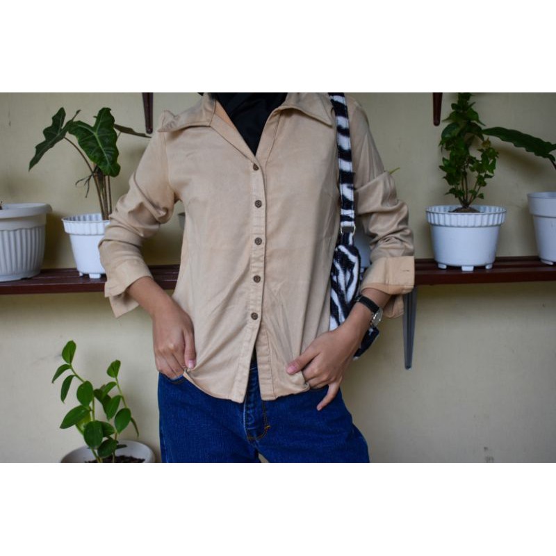 Preloved Kemeja Bludru | Kemeja Kerja Formal Wanita | Baju Coklat Susu