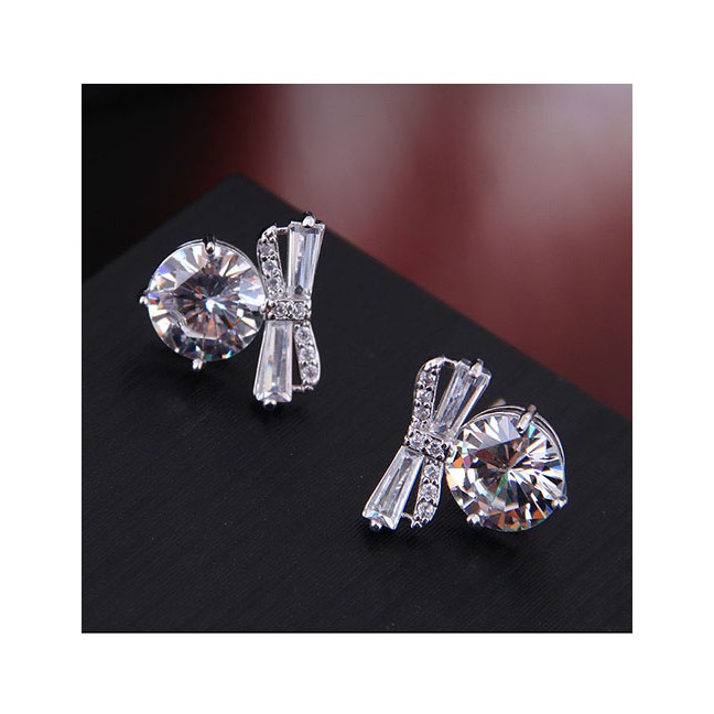 LRC Anting Tusuk Fashion Silver Bow Inlaid Zircon Stud Earrings A59322