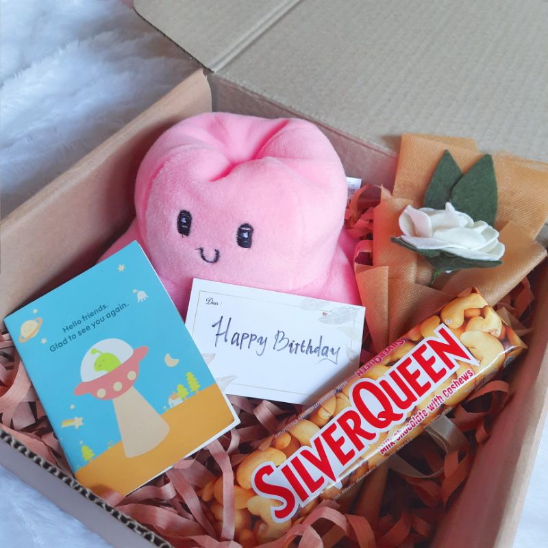 hampers boneka gurita bolak balik bucket beng beng silverqueen hadiah ultah wisuda dll