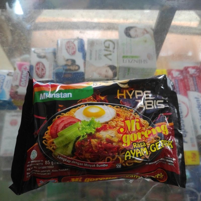 

indomie goreng ayam geprek