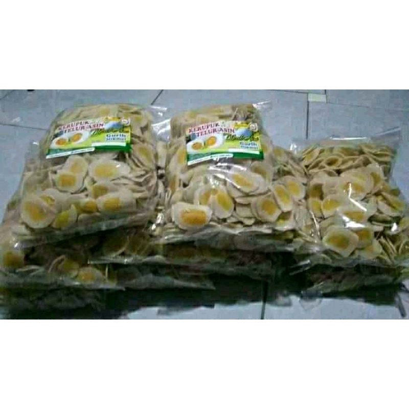 

krupuk telur asin