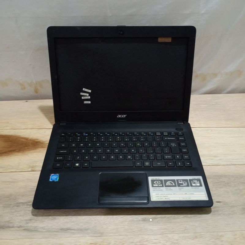 casing case laptop acer z1402