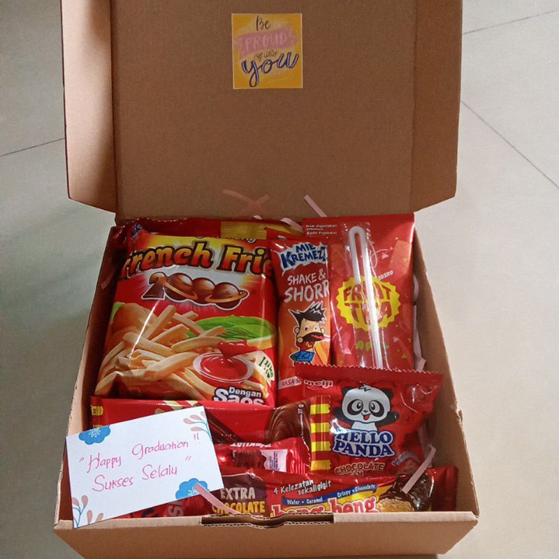 Kado/hampres/Gift Box Snack Ulang tahun, Wisuda, dll custom ucapan