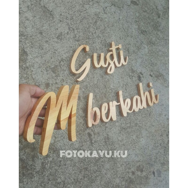 huruf timbul kayu jati belanda / pinus