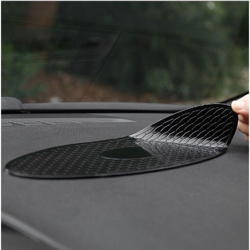 0Alas / Tatakan Anti Selip slip Mat Dashboard Mobil OVAL BESAR 30 x 9.5cm