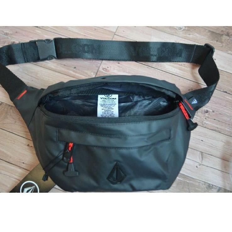 Lagi Tren.. TAS VOLCOM WAISTBAG VOLCOM TAS SELEMPANG VOLCOM LOGO BESI