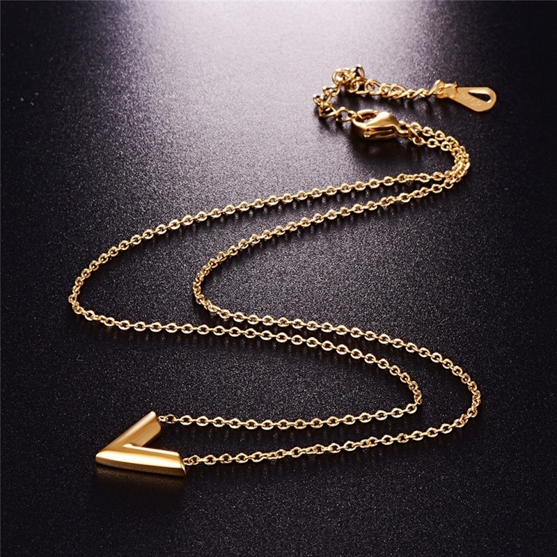 Kalung Rantai Dengan Liontin Huruf V Bahan Metal Untuk Wanita