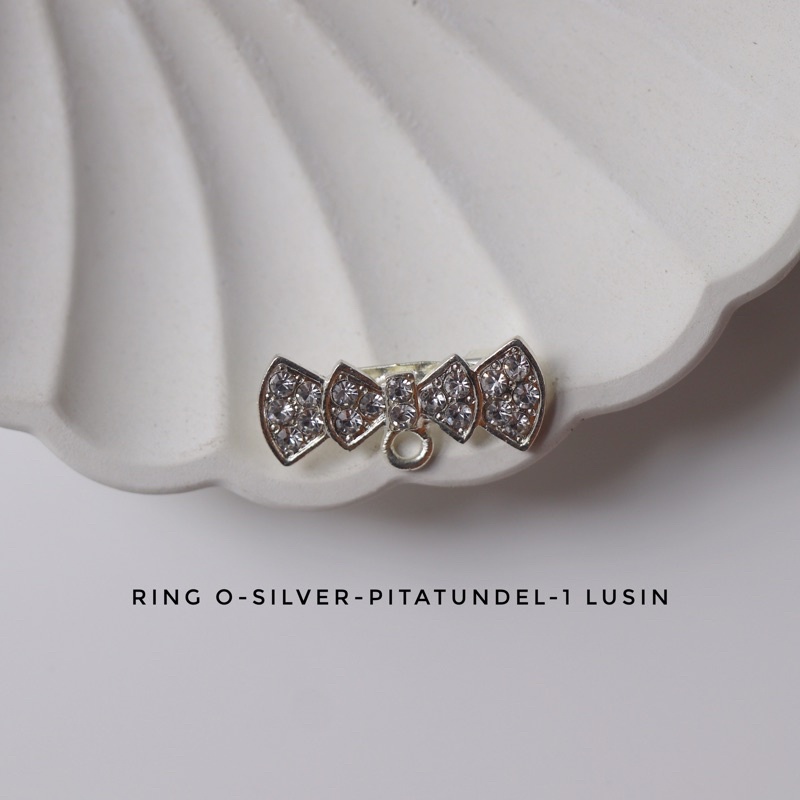 1 Lusin / 12 Pcs Bros Dagu Ring O Lusinan Part 3 Bros Dagu Warna Silver Bros Mini Bros Kecil Bros Jilbab Bros Hijab Bros Daily Bros Simple Bros Lucu Bros Imut Bros Cewek Bros Pin Bros Tuspin Bros Pin Brooch Korean Style Bros Bahan Bros Juntai Bahan Bros-O-SILV-PTTUNDEL-1LSN