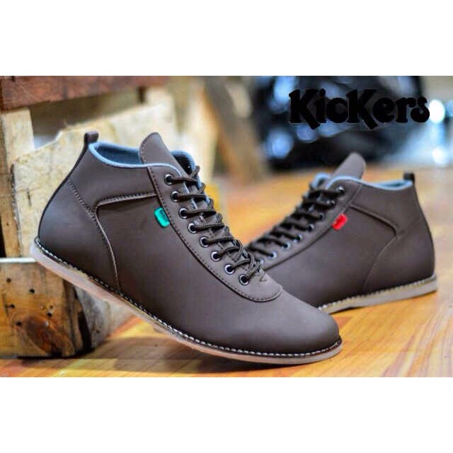 Sepatu santai casual kickers orlando