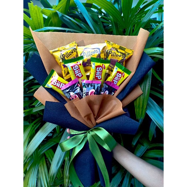 

Bucket/ Buket Snack Hadiah ultah wisuda sidang Murah Meriah