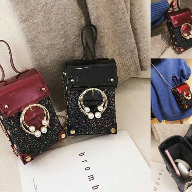 Tas Selempang kecil persegi wanita