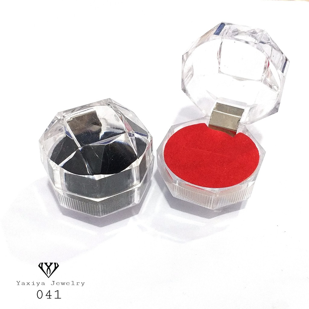 

Tempat cincin / Kotak cincin crystal 041