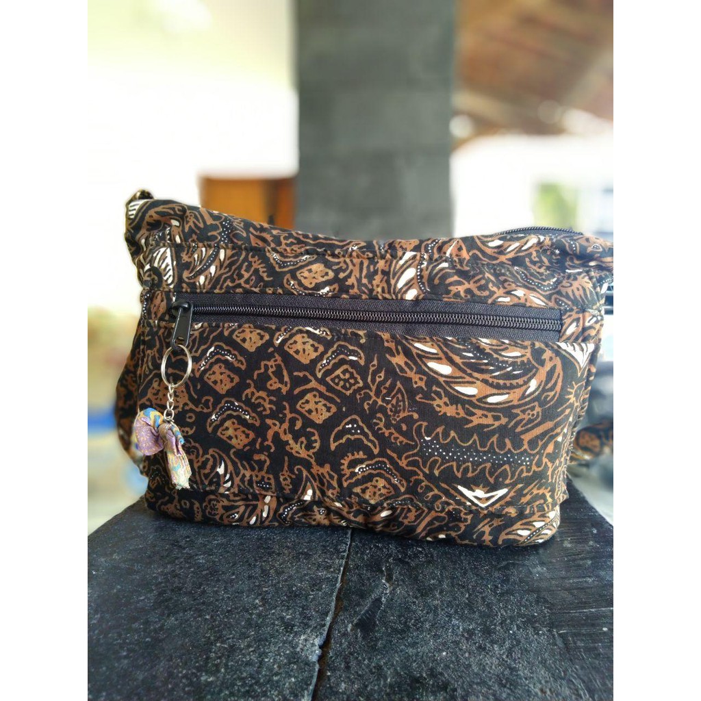 TAS SELEMPANG WANITA SANTAI BATIK MURAH DARI KAIN PERCA BERKUALITAS UNIK BERNILAI SENI TINGGI