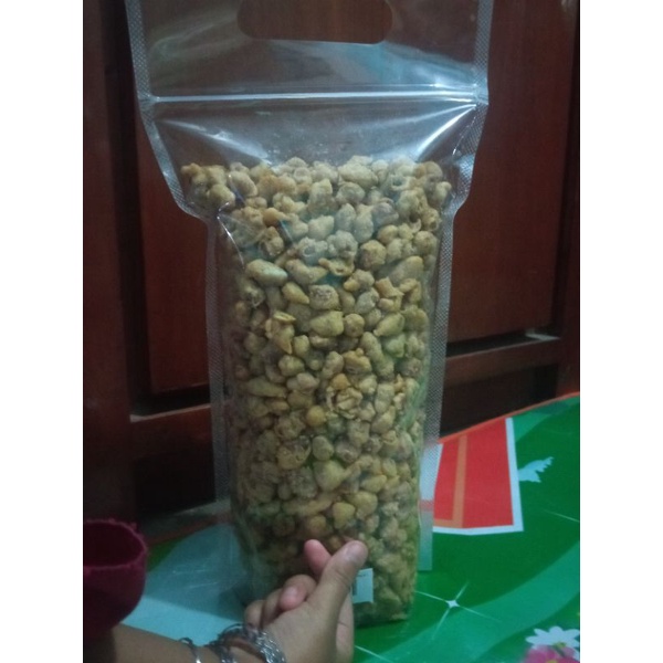 

kacang rempeyek/ kacang tepung