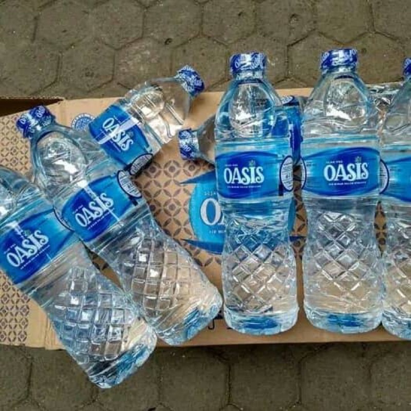 Air Mineral Minum Oasis Botol 600 ml isi 24 pcs 1 dus Khusus pengiriman Sameday atau Instant