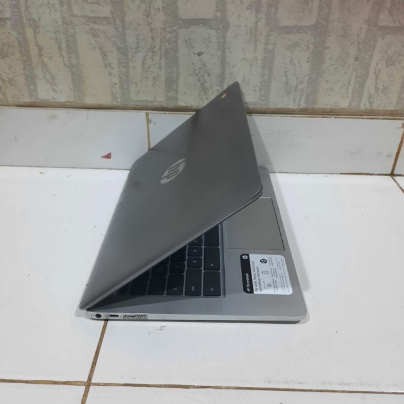 Laptop HP ChromeBook 14a-na0642cl Celeron N3060/intel pentium Silver N5000 Ram 4GB/SSD 128GB OS. CHROME Layar 14inch Seri Baru, Slim, Ringan, Enteng Cantik